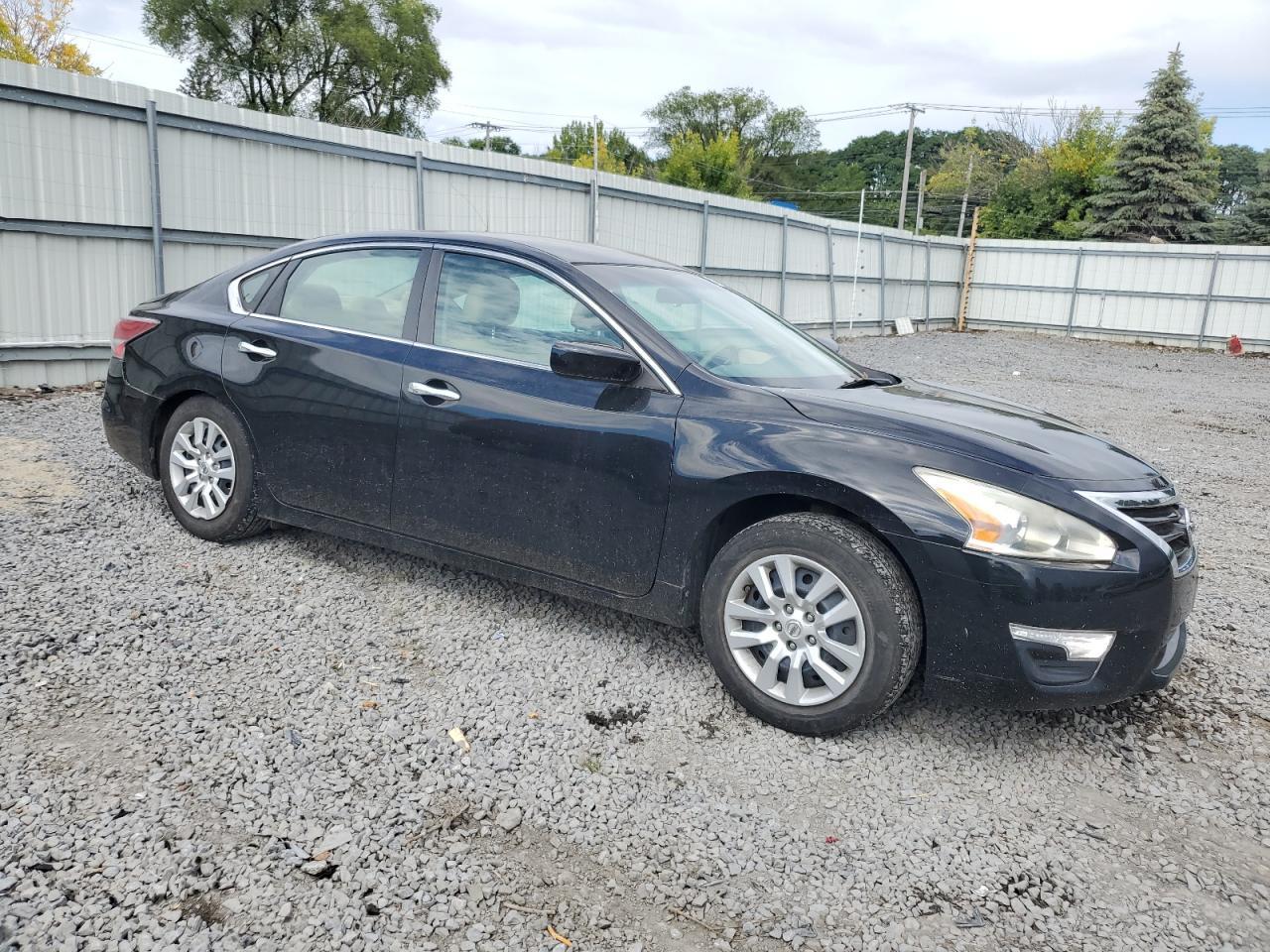 2014 Nissan Altima 2.5 - Image 4