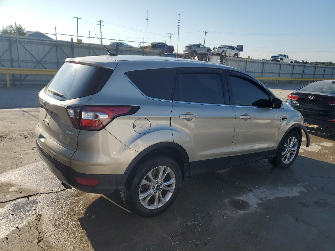 2017 Ford Escape Se - Фото 3