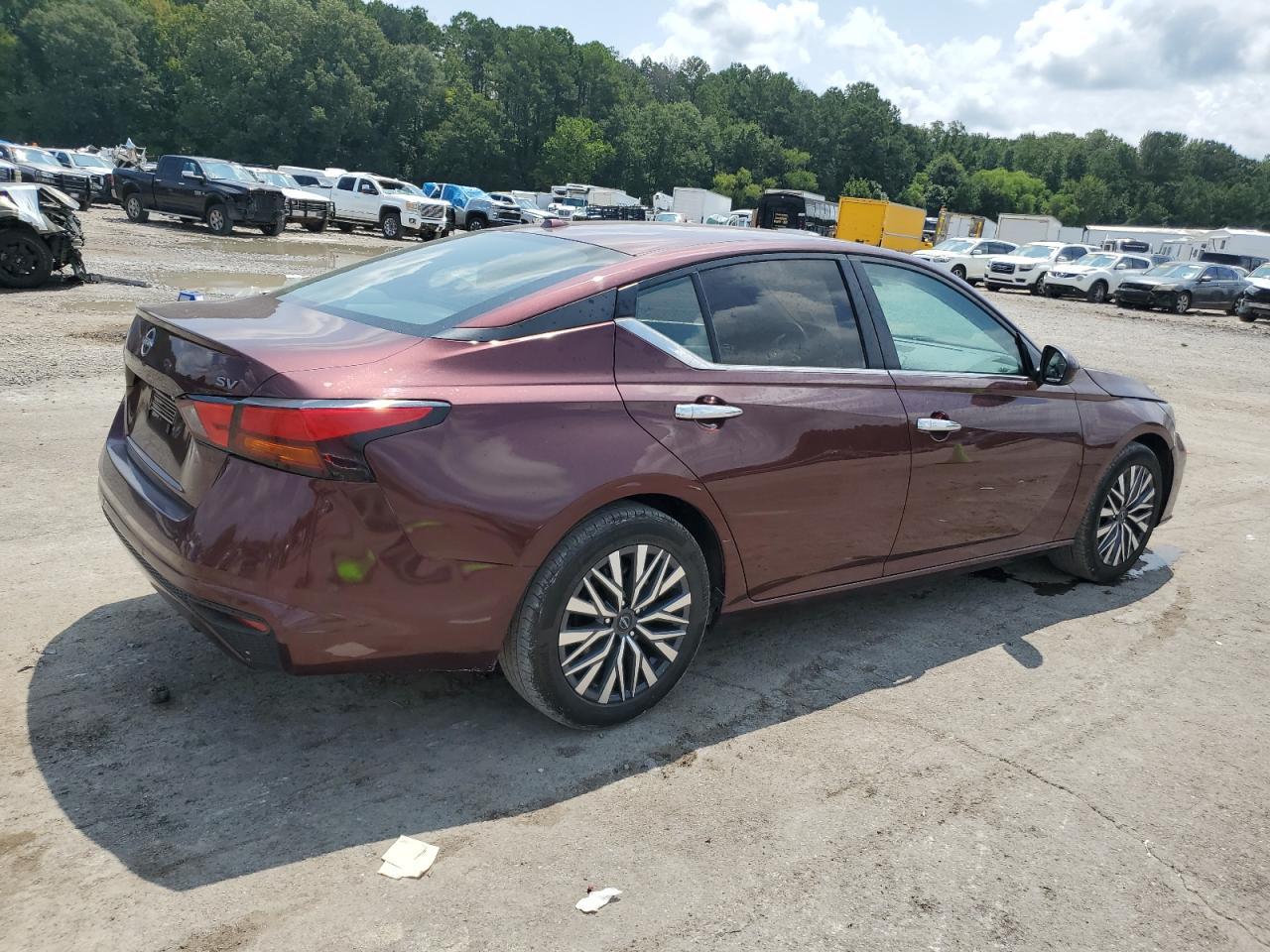 2023 Nissan Altima Sv - Image 3
