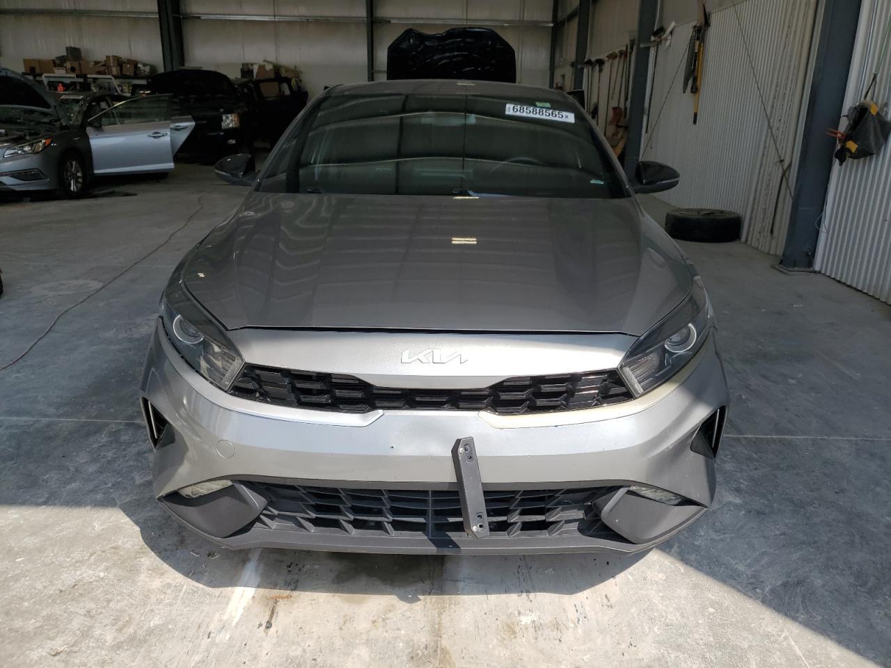 2022 Kia Forte Gt Line - Image 5