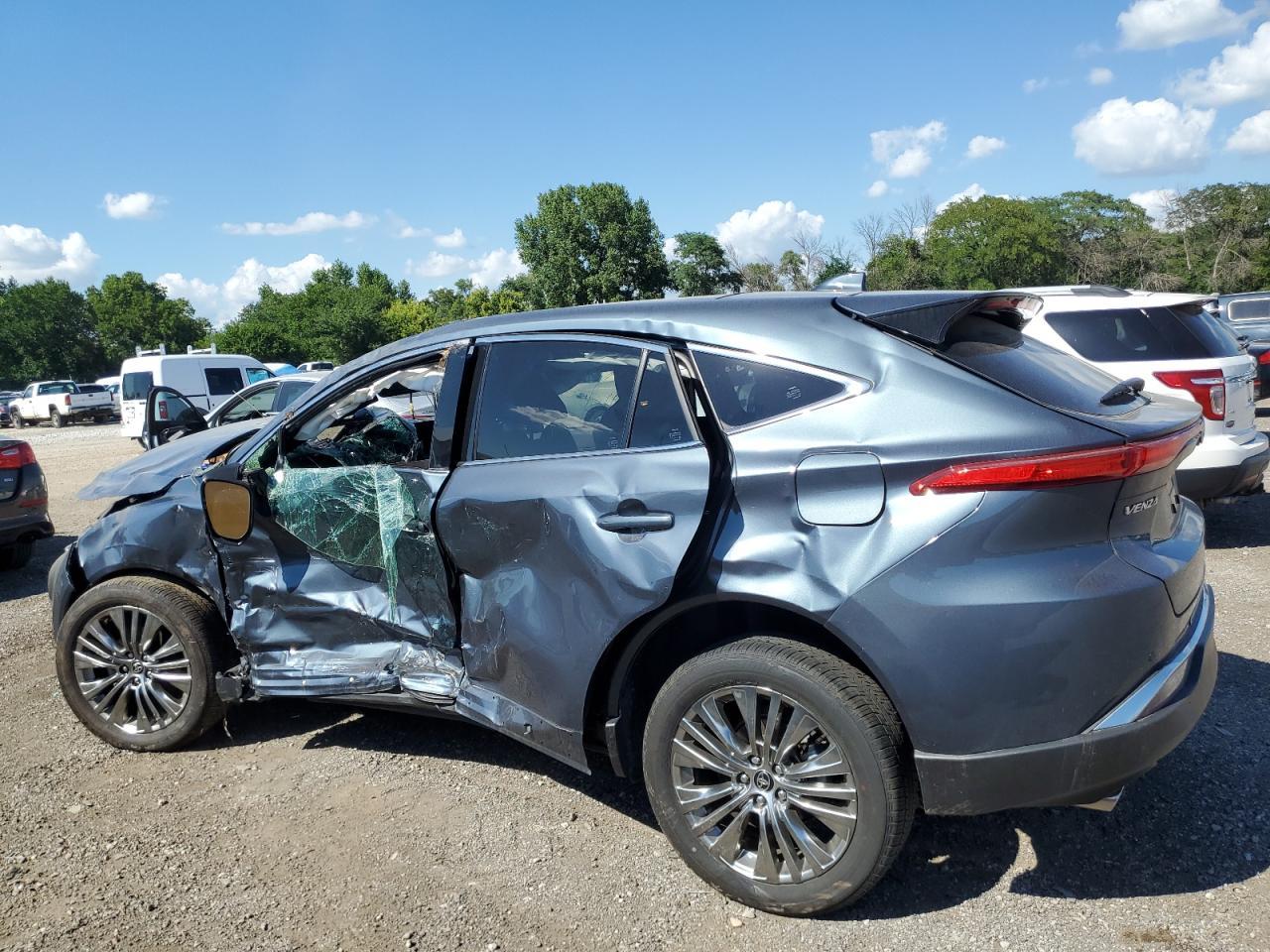 2023 Toyota Venza Le - Фото 2