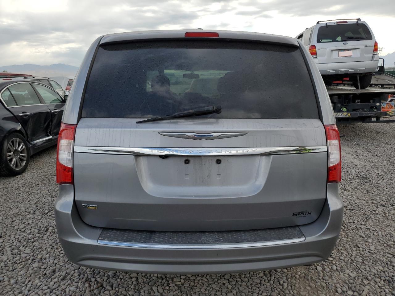 2016 Chrysler Town & Country Touring - Фото 6