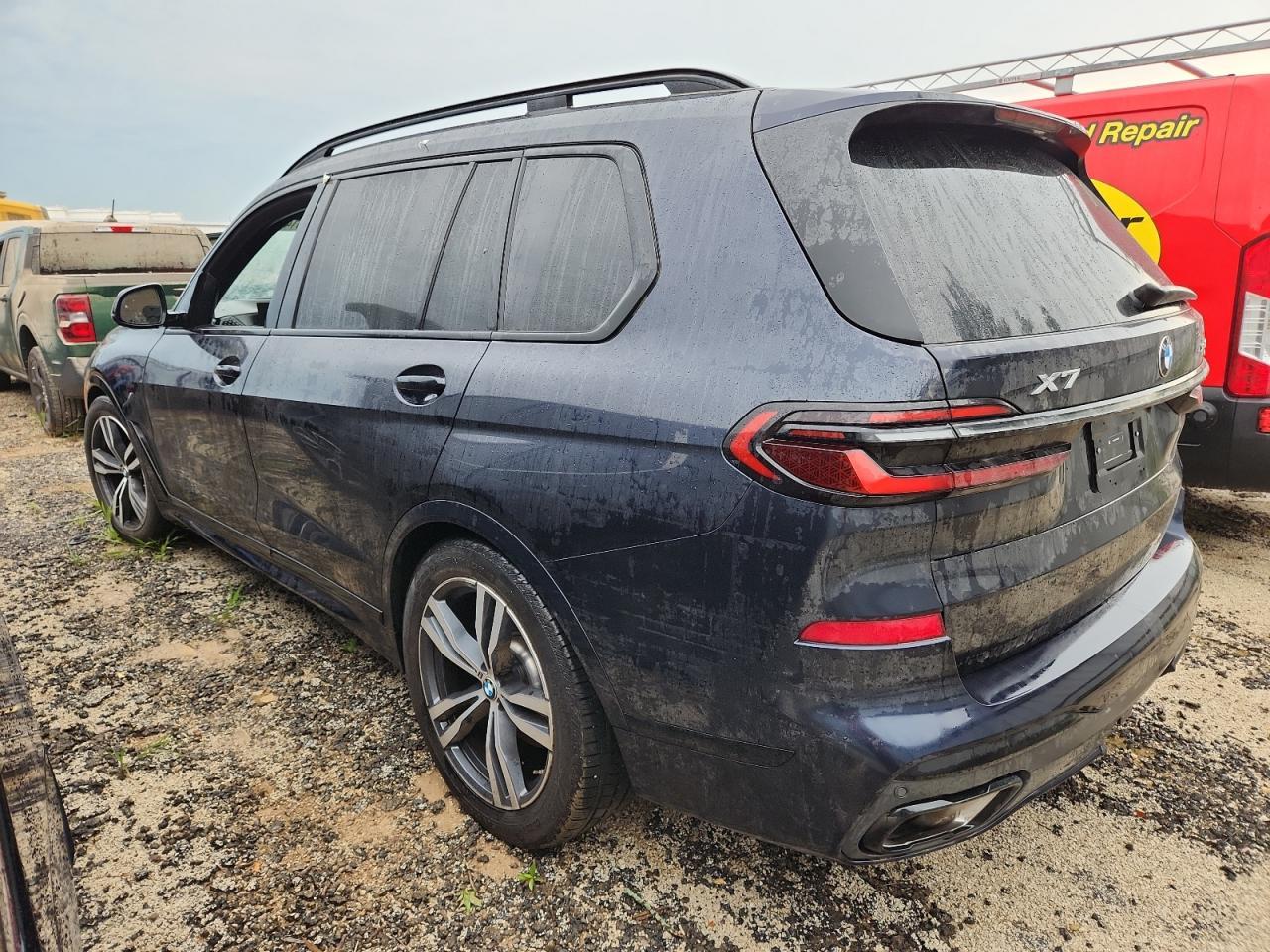 2025 BMW X7 xDrive40I - Фото 2