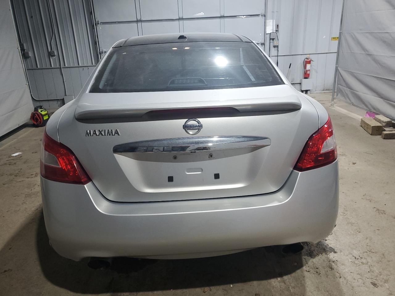 2010 Nissan Maxima S - Image 6