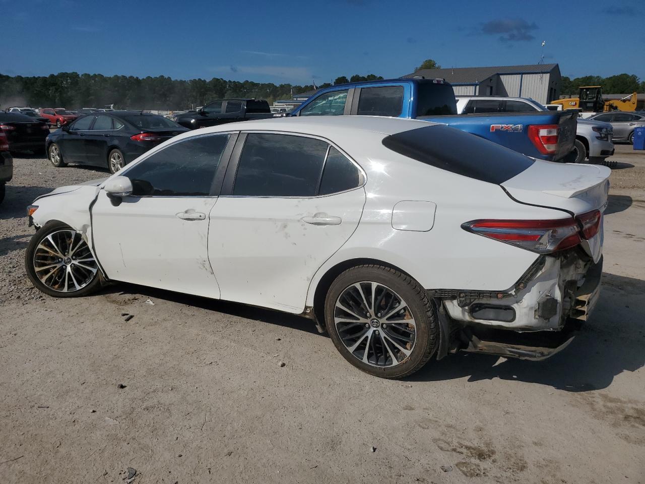 2018 Toyota Camry L - Фото 2