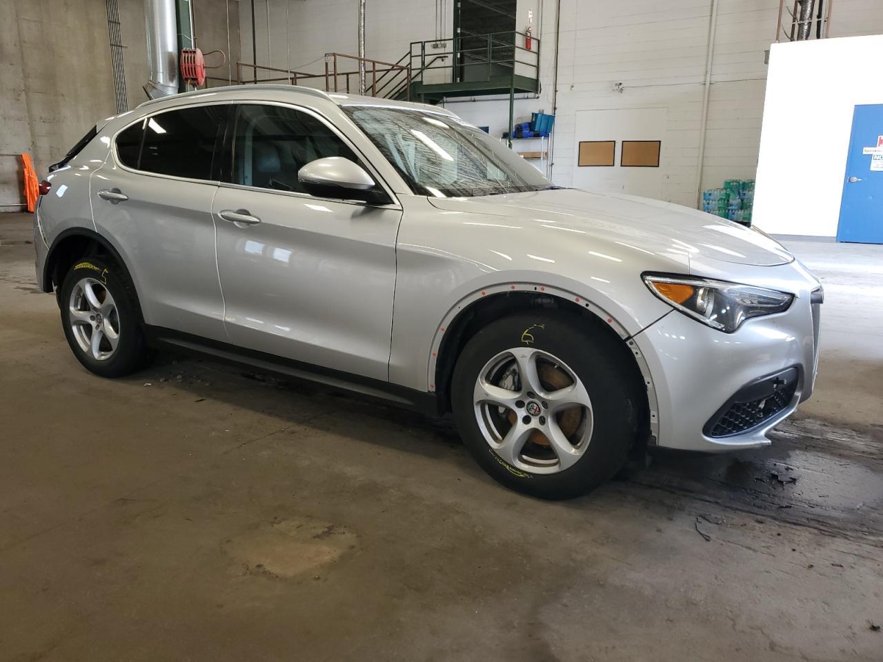 2018 Alfa Romeo Stelvio - Image 4