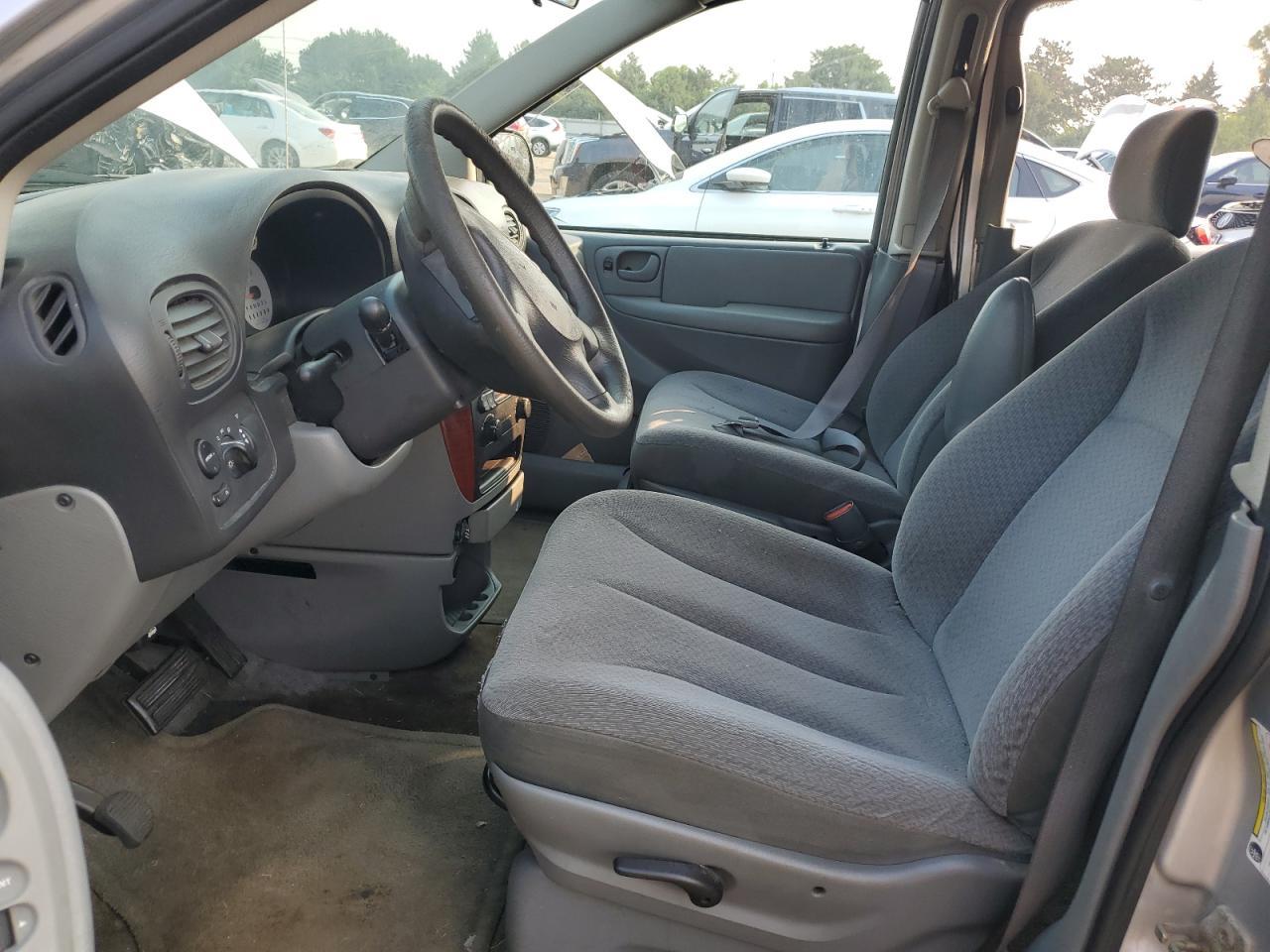 2006 Chrysler Town & Country - Image 7