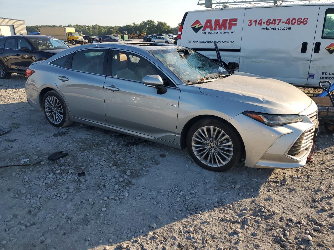2021 Toyota Avalon Limited - Image 4