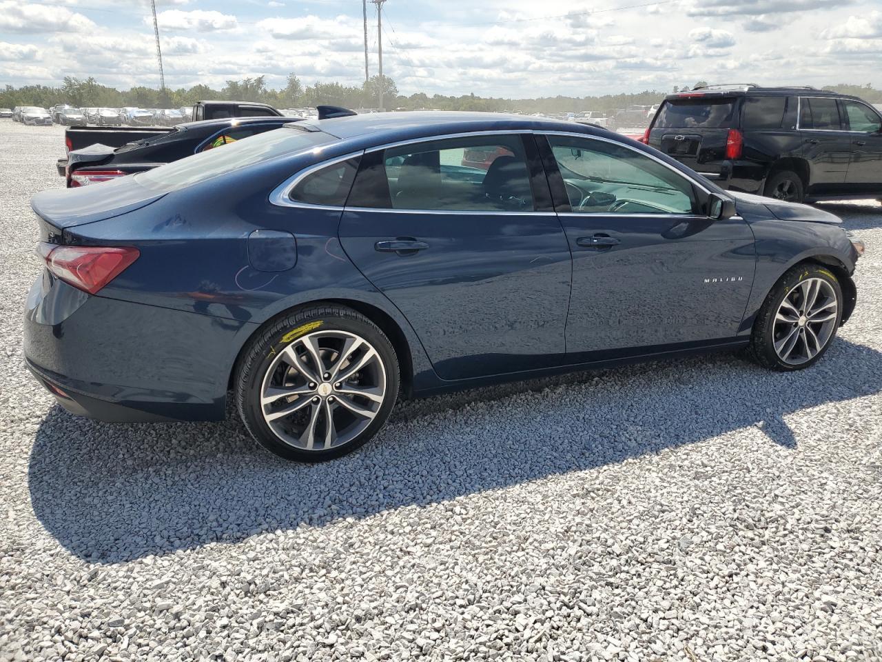 2022 Chevrolet Malibu Lt - Image 3