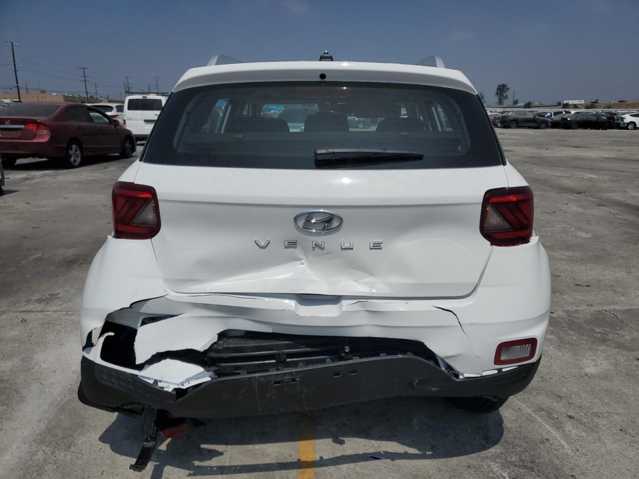 2025 Hyundai Venue Sel - Image 6