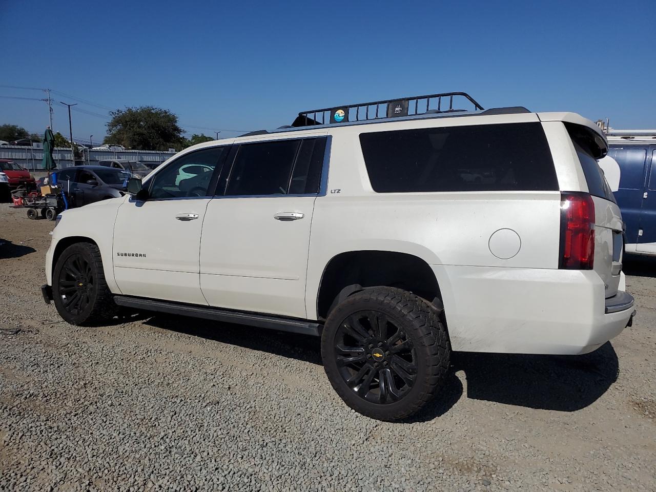 2015 Chevrolet Suburban K1500 Ltz - Image 2