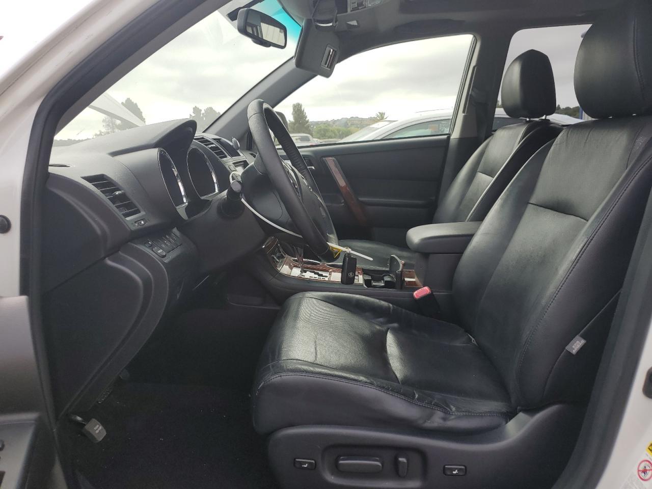 2012 Toyota Highlander Hybrid Limited - Image 7
