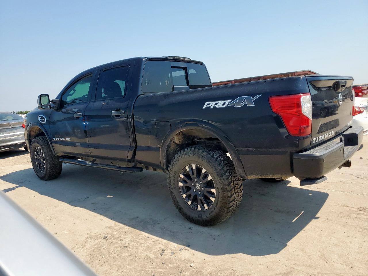 2018 Nissan Titan Xd Sl - Image 2