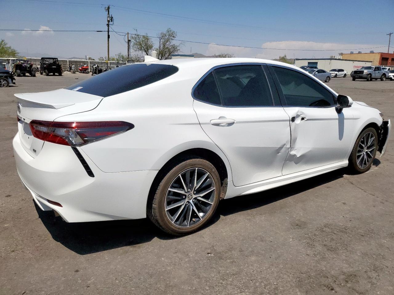 2021 Toyota Camry Se - Image 3