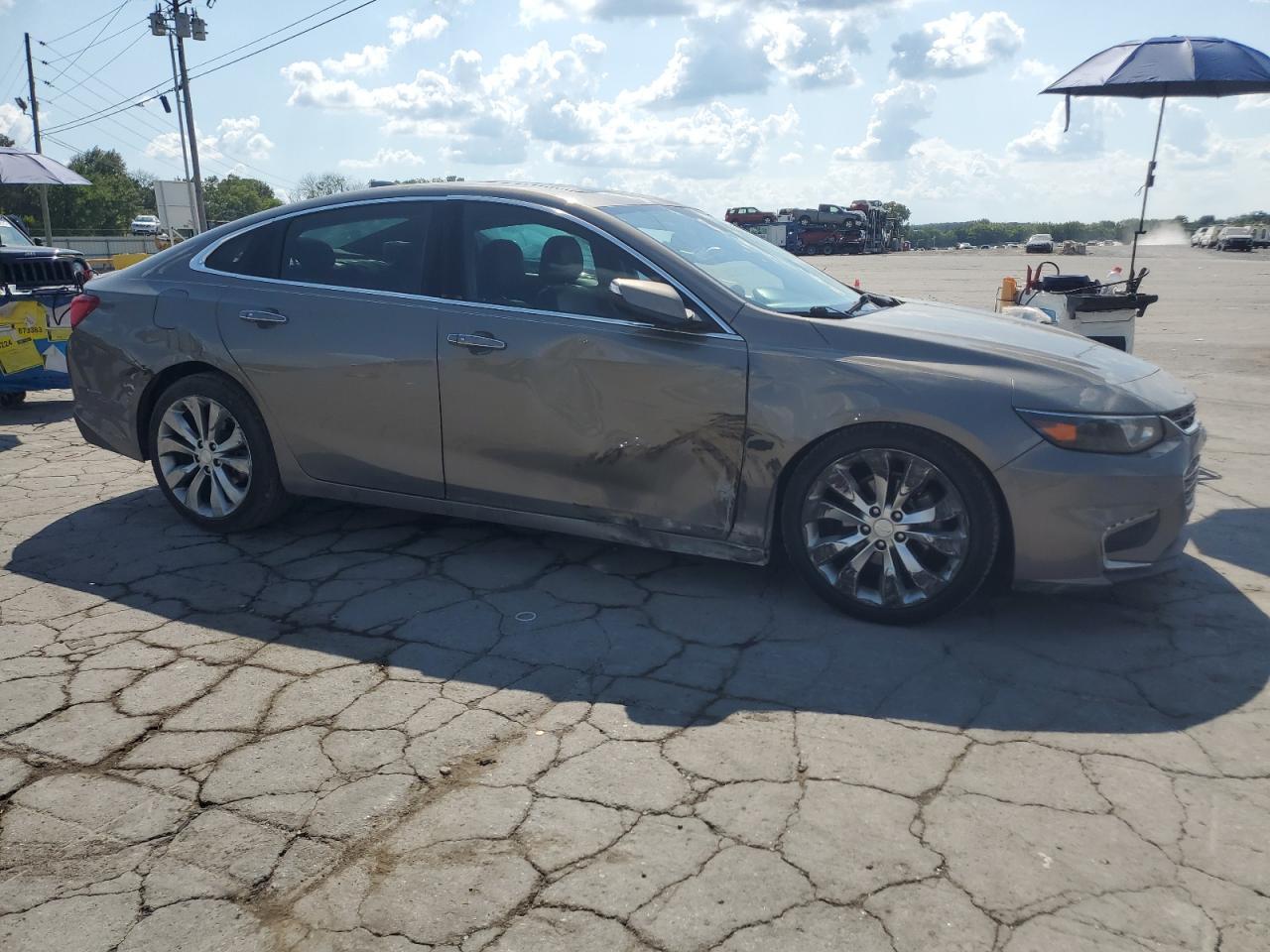 2017 Chevrolet Malibu Premier - Image 4