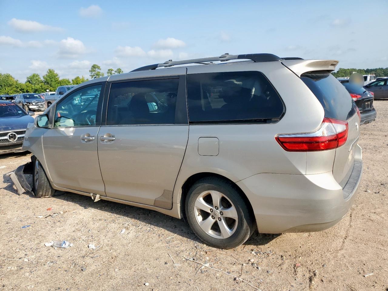 2015 Toyota Sienna Le - Фото 2