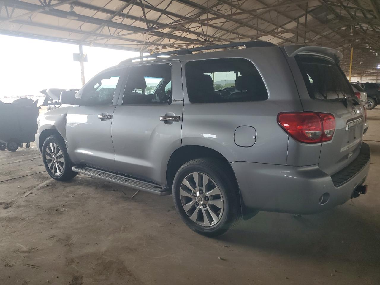 2017 Toyota Sequoia Limited - Фото 2
