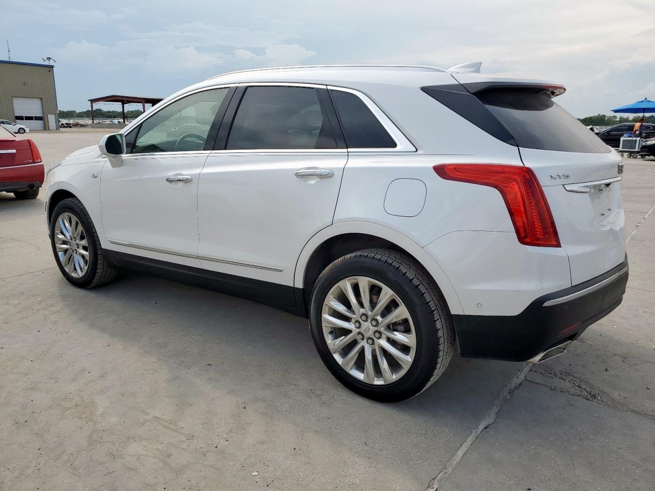 2019 Cadillac Xt5 Premium Luxury - Image 2