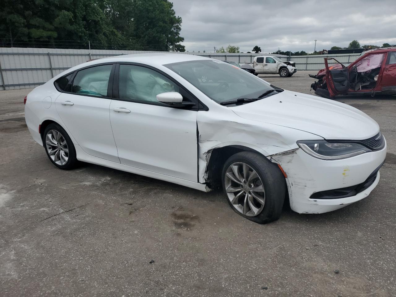 2015 Chrysler 200 S - Image 4