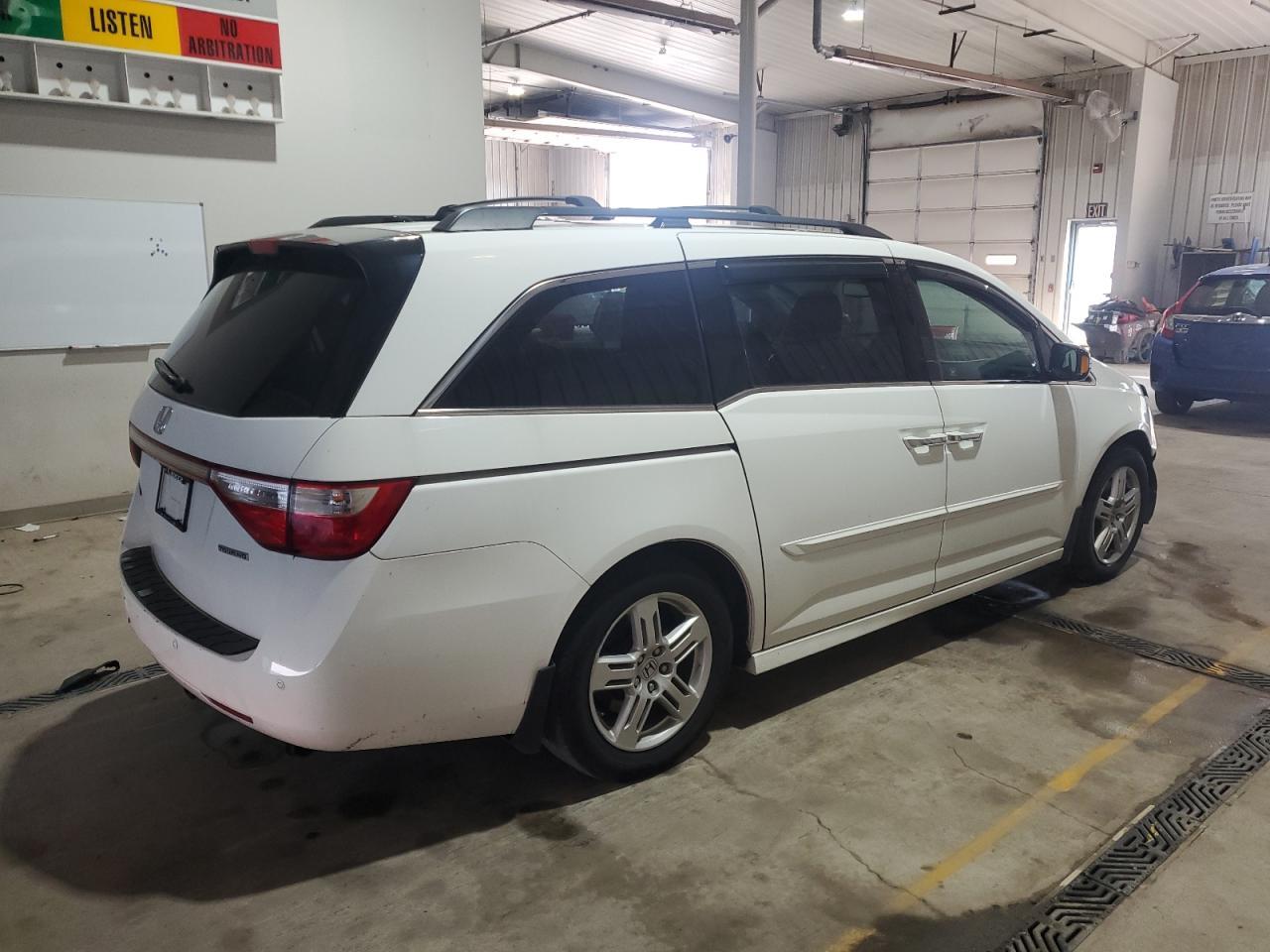 2011 Honda Odyssey Touring - Фото 3