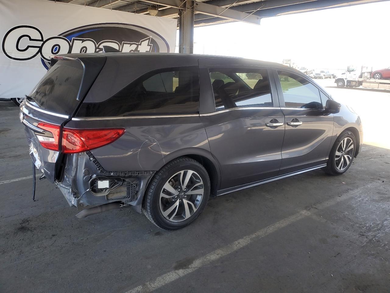2022 Honda Odyssey Touring - Фото 3