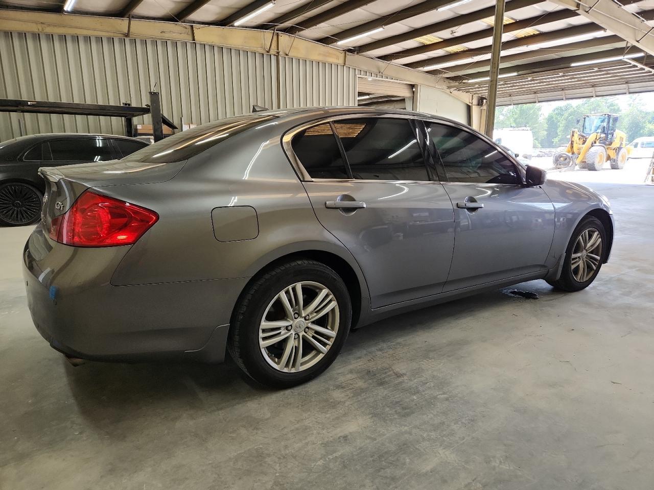 2011 Infiniti G37 - Image 3