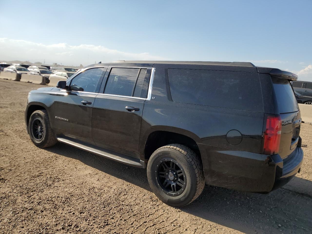 2017 Chevrolet Suburban K1500 Lt - Фото 2