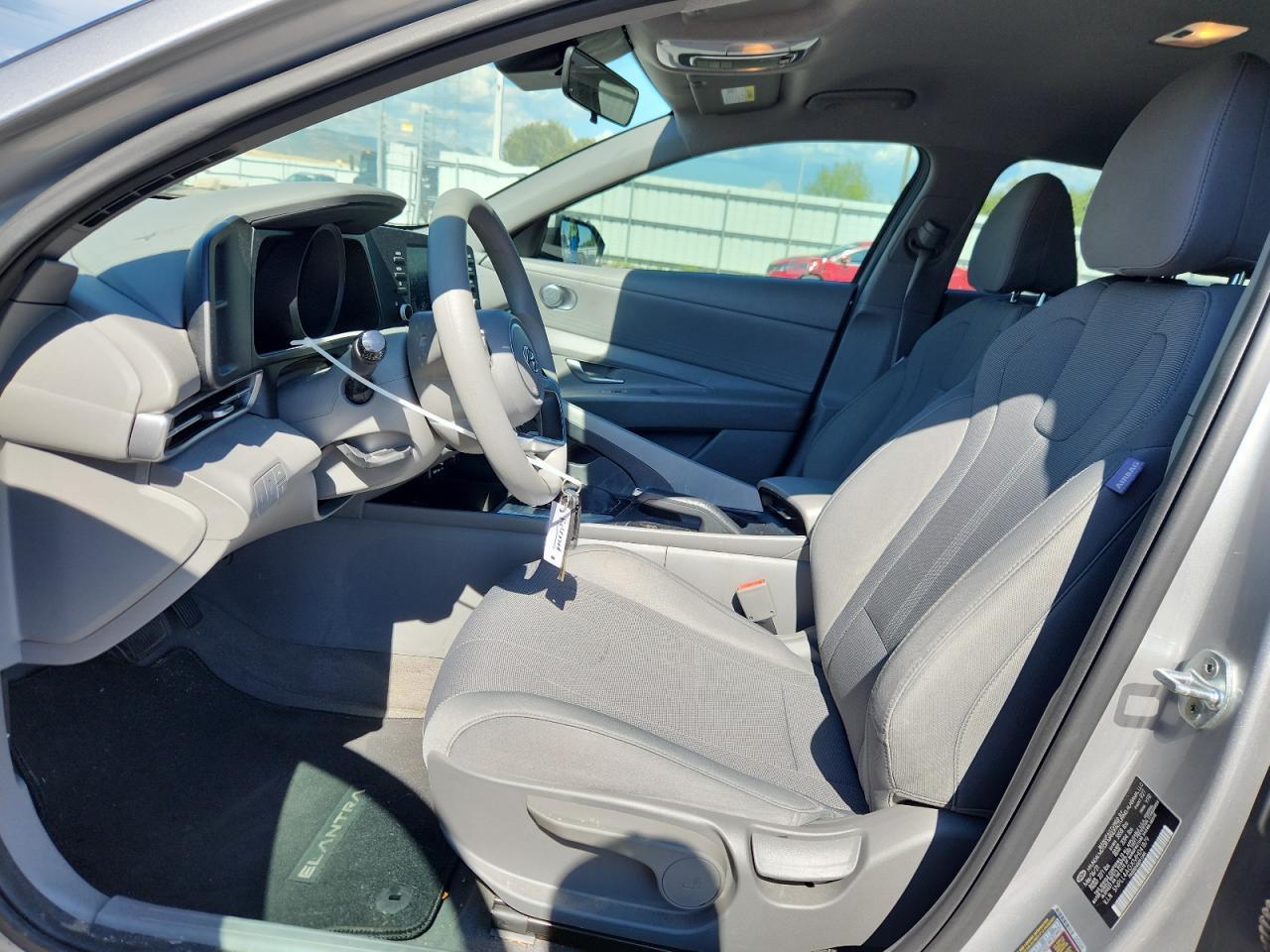 2021 Hyundai Elantra Se - Image 7