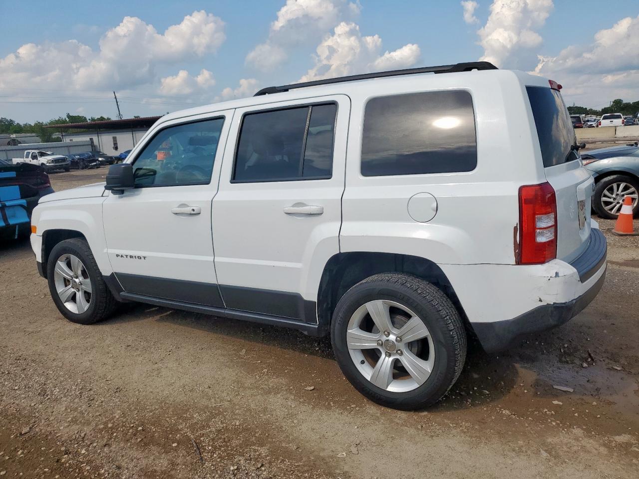 2016 Jeep Patriot Latitude - Фото 2