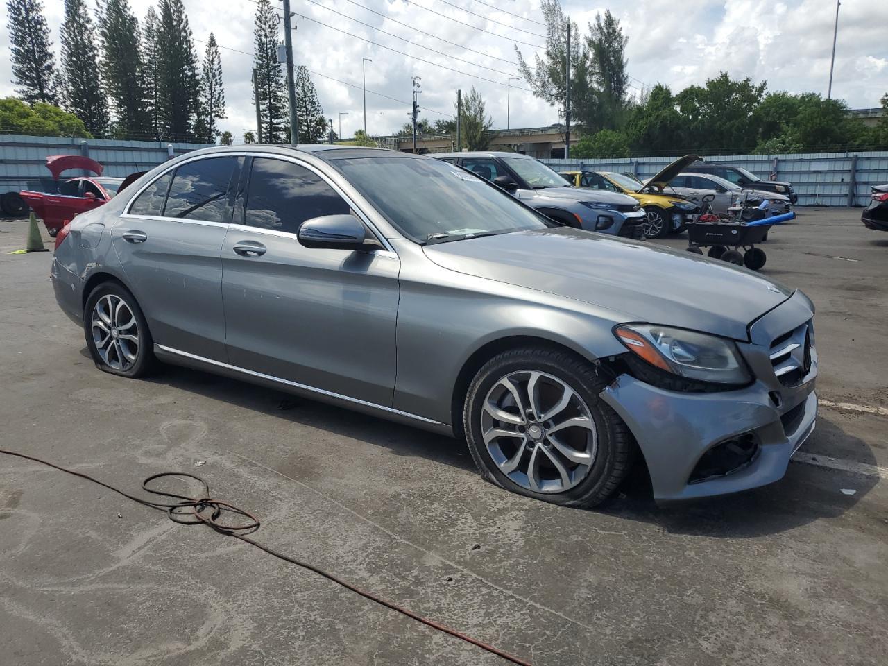 2016 Mercedes-Benz C 300 - Image 4