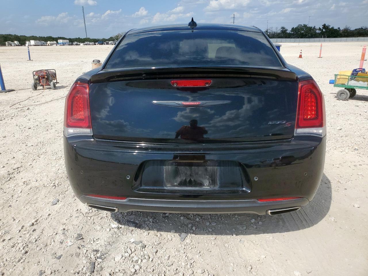2021 Chrysler 300 S - Image 6
