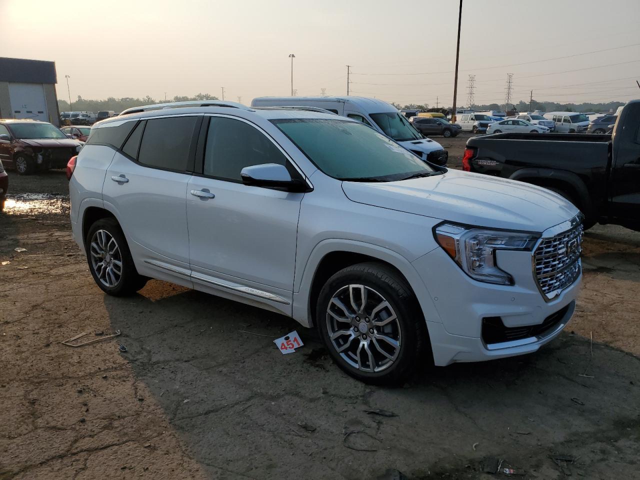 2024 GMC Terrain Denali - Image 4