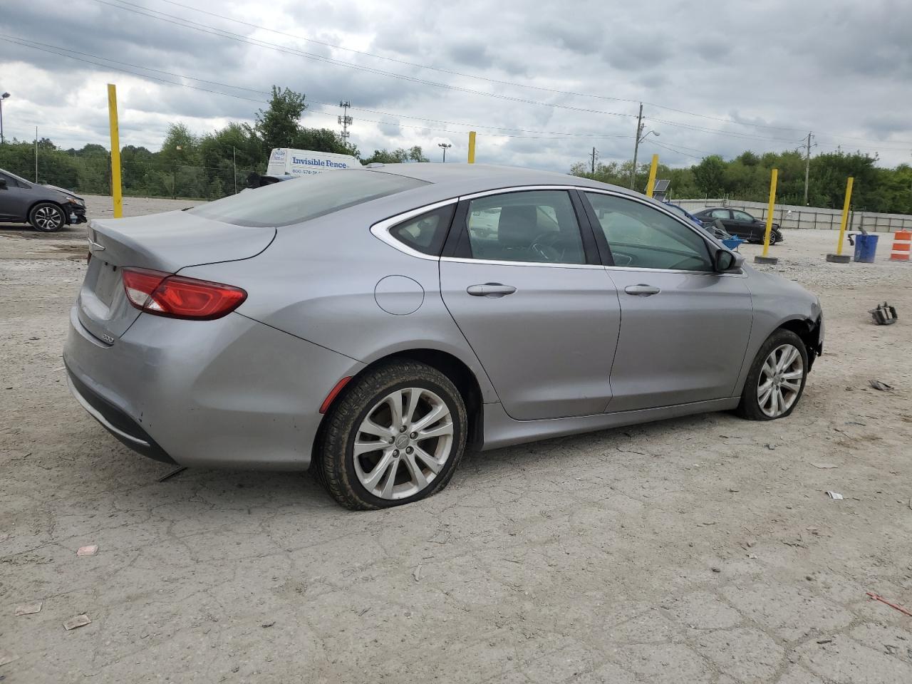 2016 Chrysler 200 Limited - Image 3