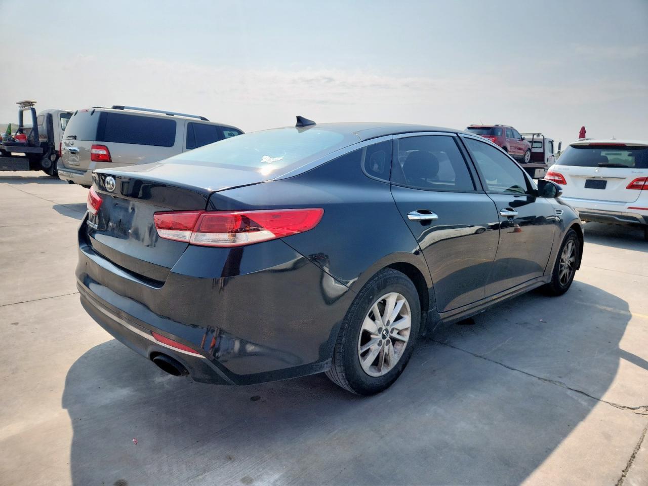 2018 Kia Optima Lx - Image 3