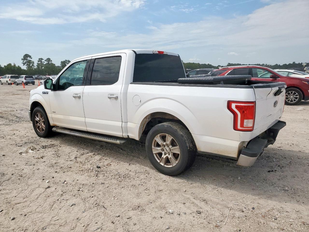 2017 Ford F150 Supercrew - Фото 2