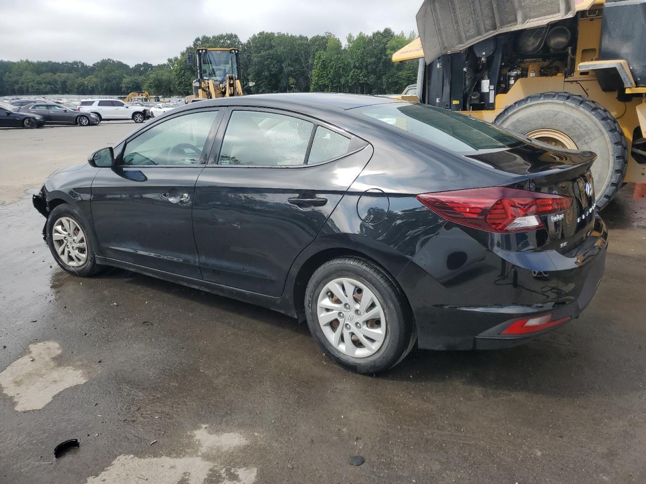 2020 Hyundai Elantra - Фото 2