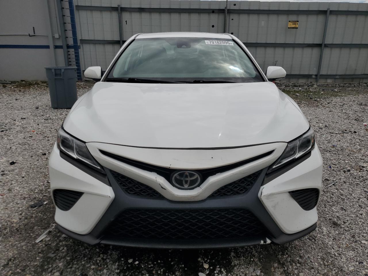 2020 Toyota Camry Se - Image 5