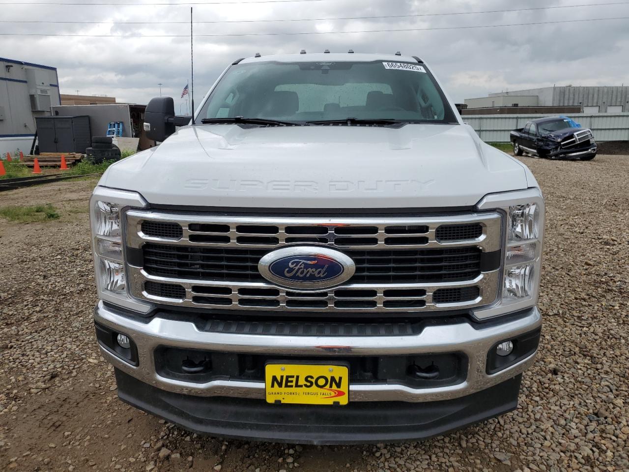 2025 Ford F350 Super Duty - Фото 5