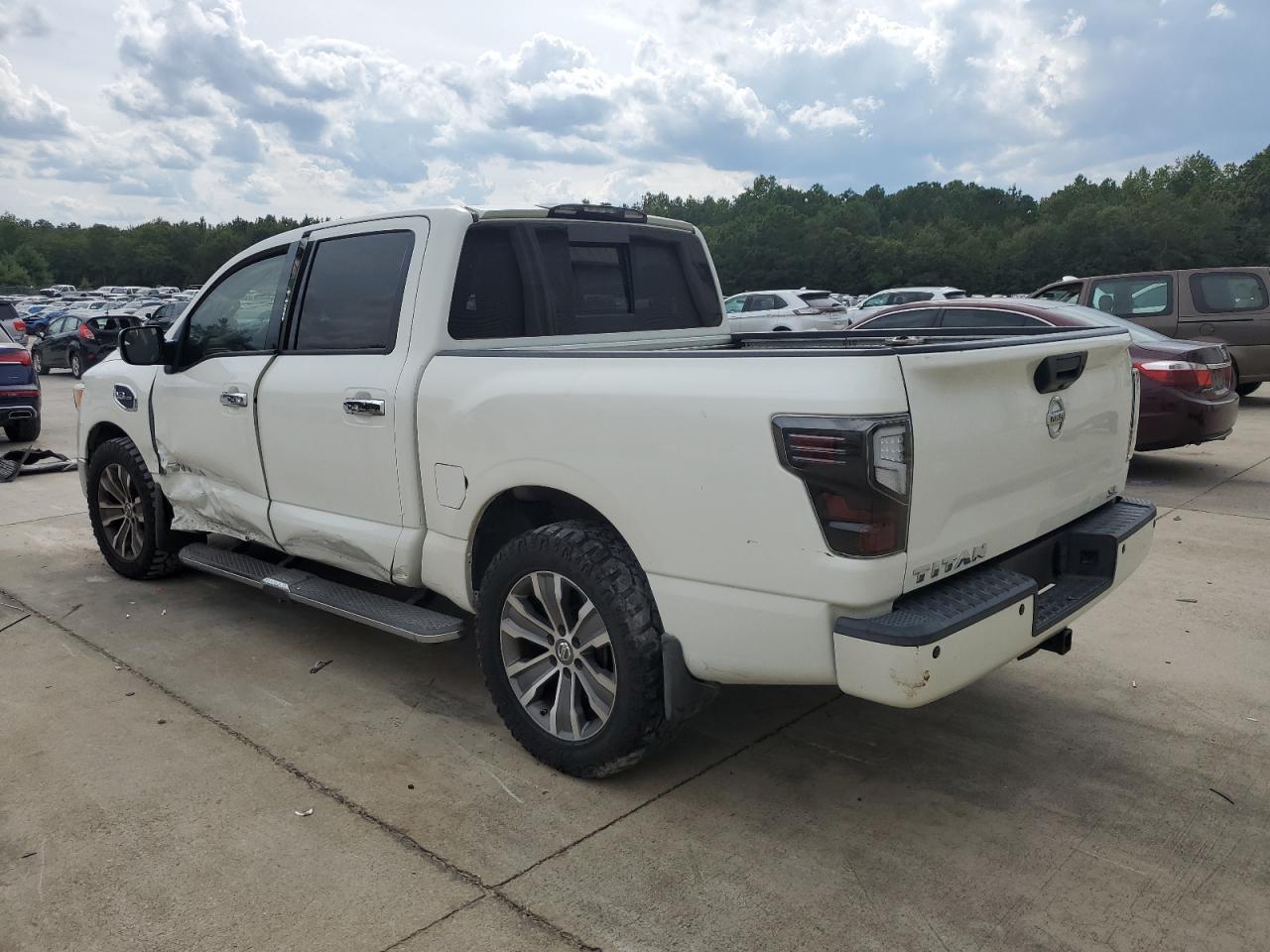 2017 Nissan Titan Sv - Image 2