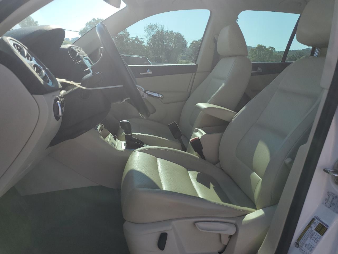 2017 Volkswagen Tiguan S - Image 7