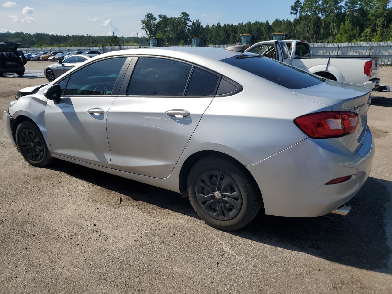 2019 Chevrolet Cruze Ls - Image 2