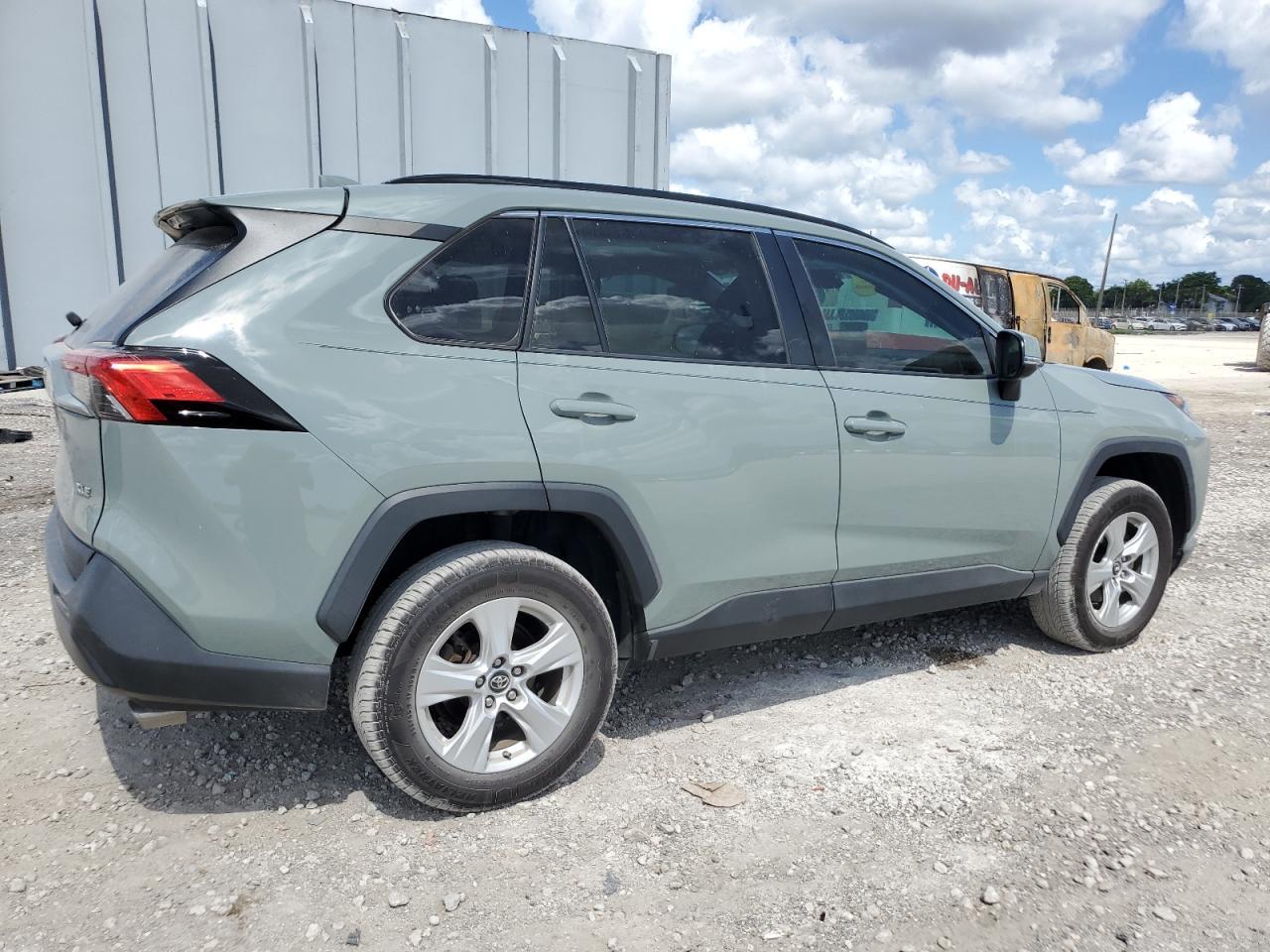 2021 Toyota Rav4 Xle - Image 3
