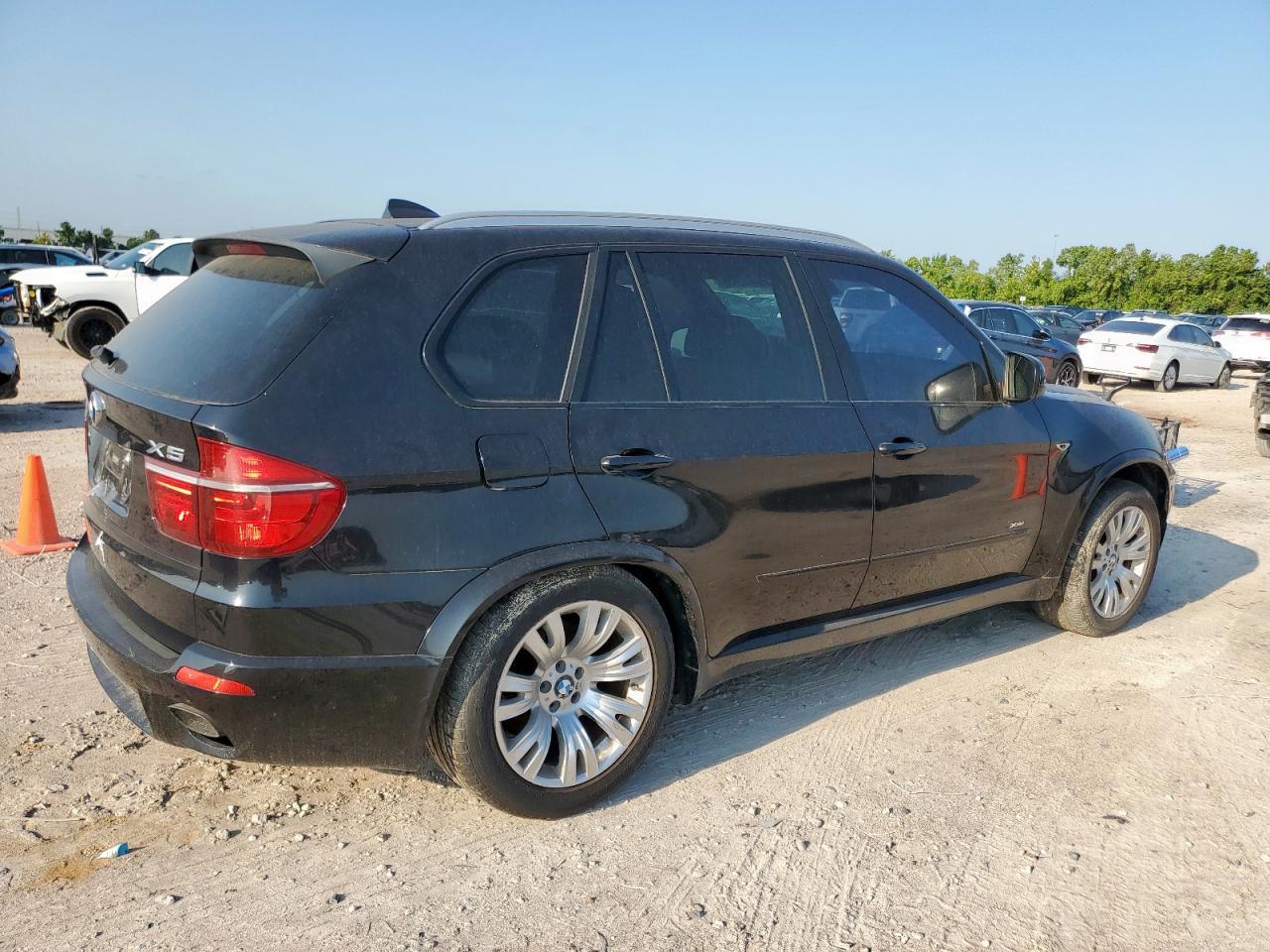 2013 BMW X5 xDrive50I - Фото 3