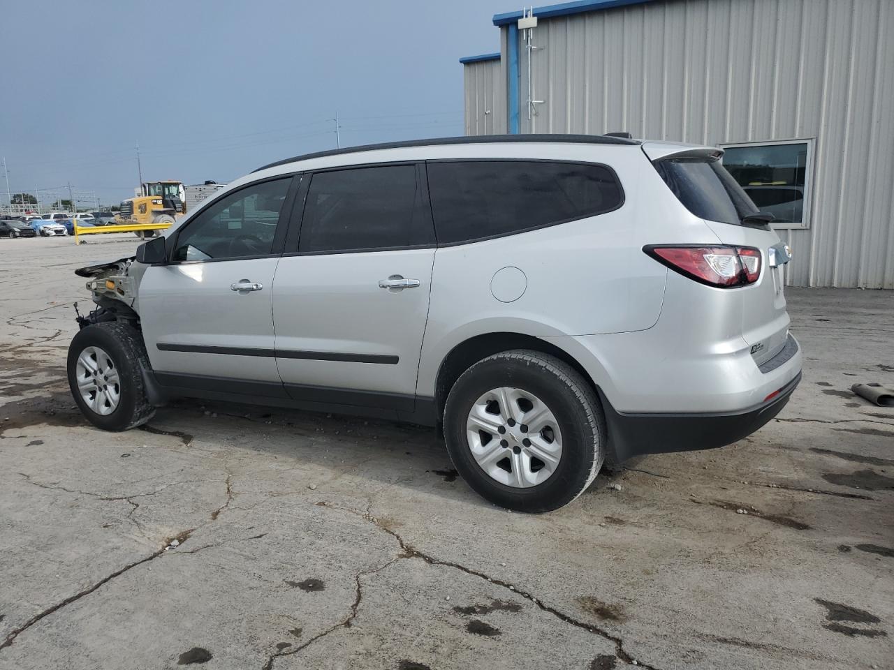 2016 Chevrolet Traverse Ls - Фото 2