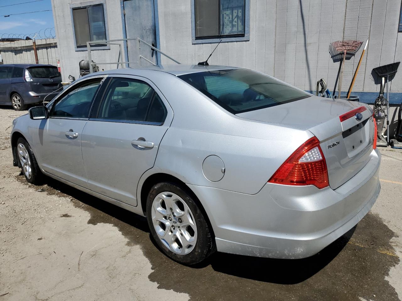 2010 Ford Fusion Se - Image 2