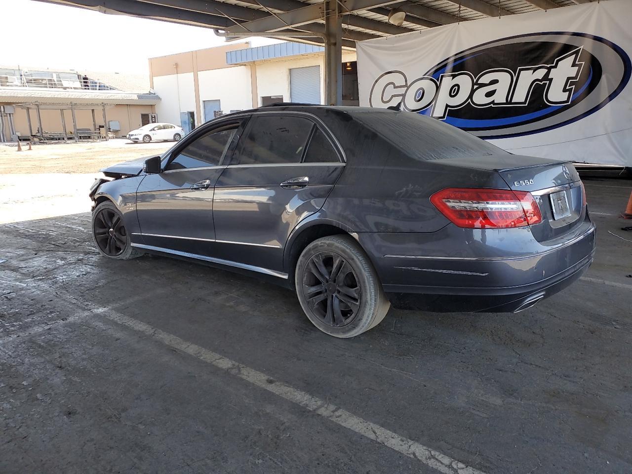 2010 Mercedes-Benz E 550 - Фото 2