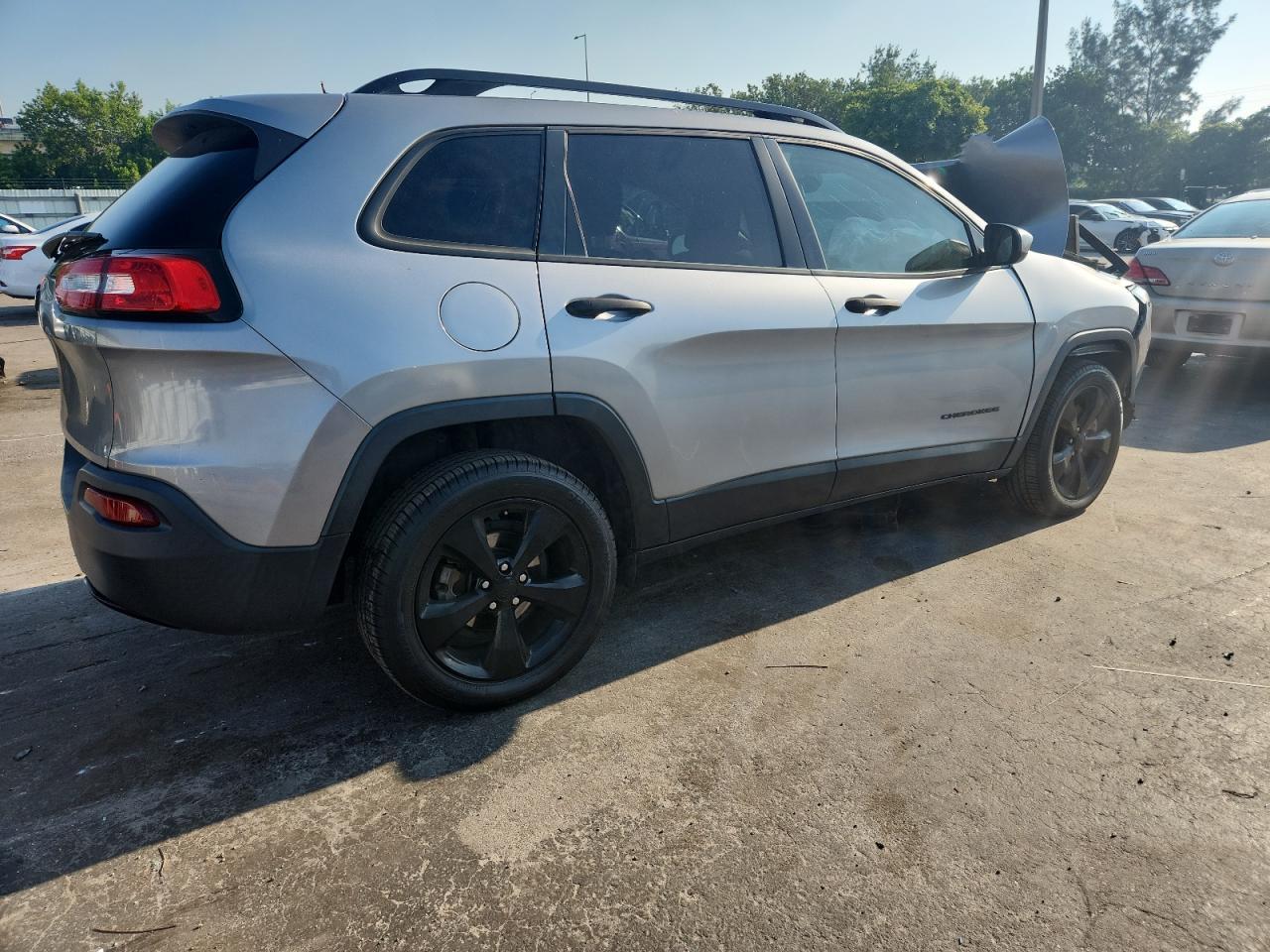 2017 Jeep Cherokee Sport - Фото 3