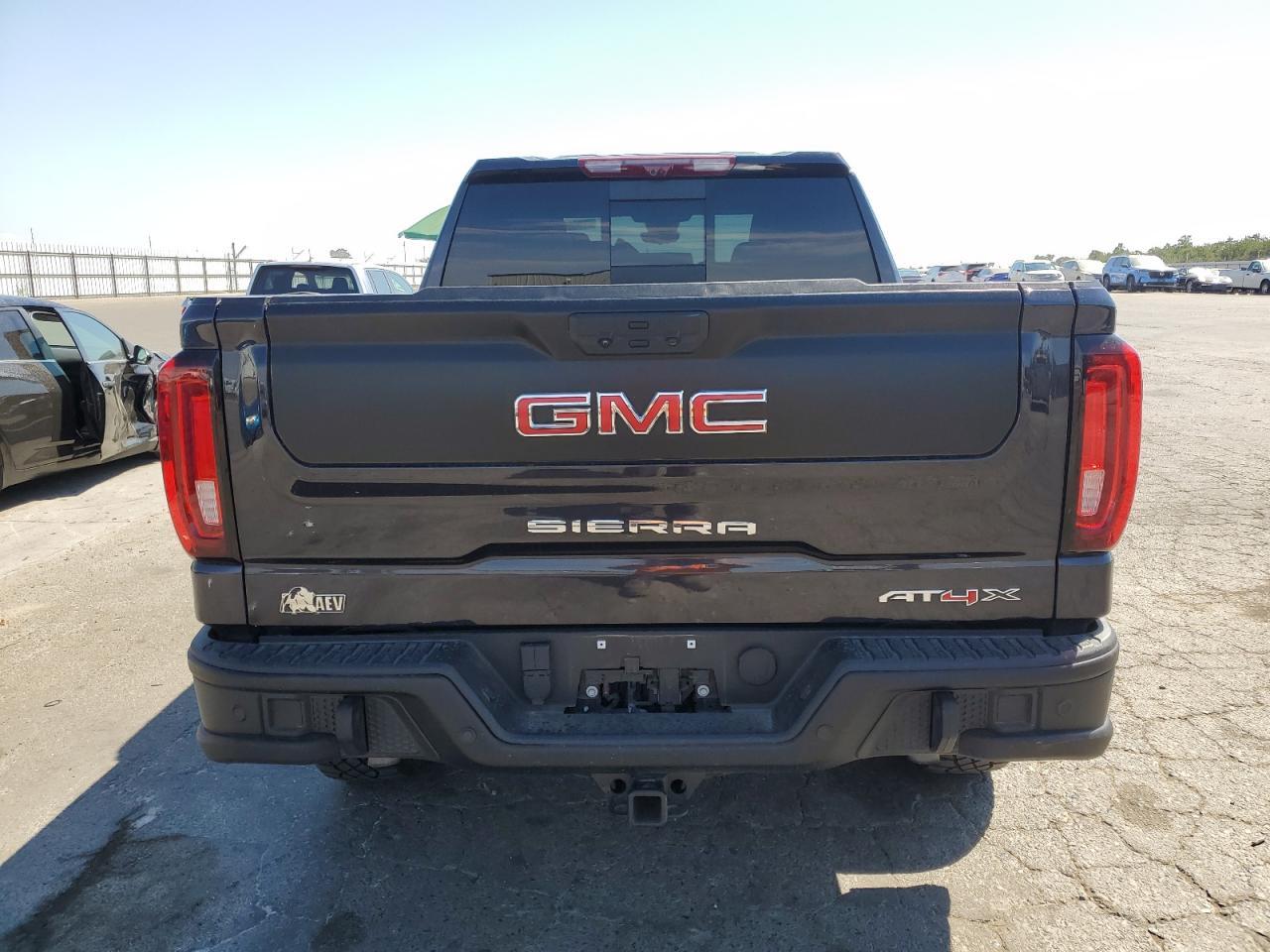 2024 GMC Sierra K1500 At4X - Фото 6