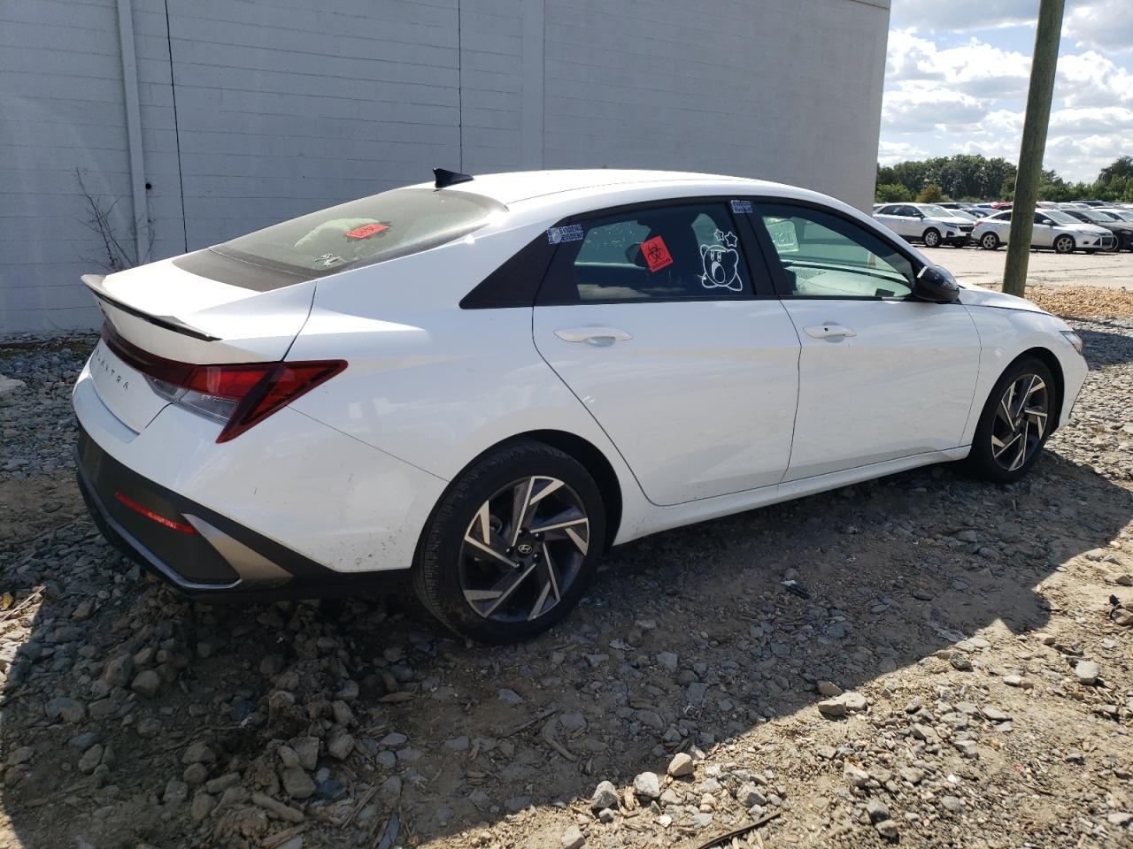 2025 Hyundai Elantra Sel Sport - Image 3