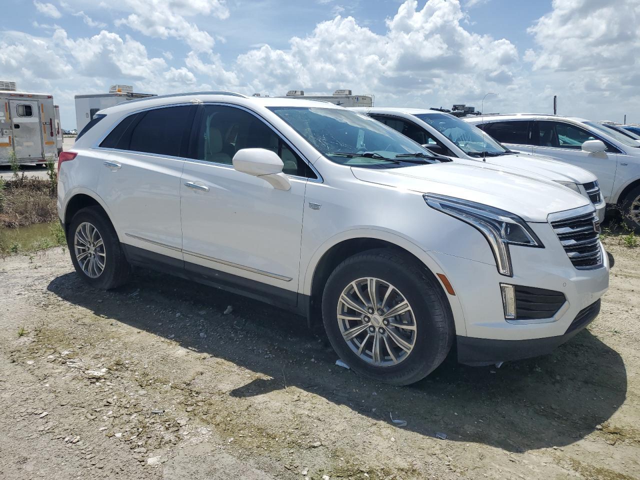 2019 Cadillac Xt5 Luxury - Image 4